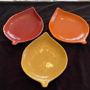 Tag Leaf-Shaped Serveware Set - Red, Orange, Yellow